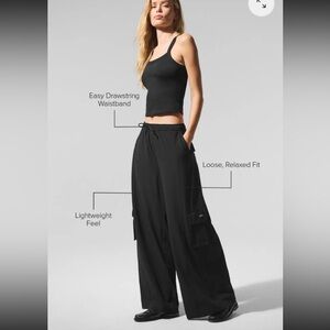 ALO Dreamscape cargo wide leg pant-Sold out online and in stores